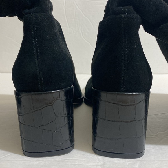 NWOB DONALD PLINER Women's Black Suede Pull-on Boots Size 6 - Picture 4 of 10